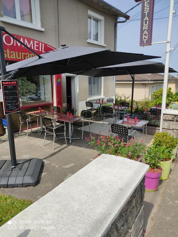 Hotel Le Pommeil Гере Экстерьер фото