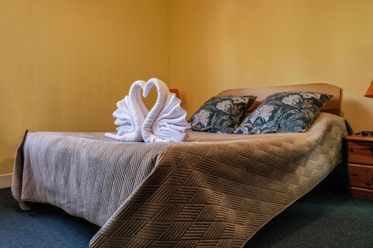 Hotel Le Pommeil Гере Экстерьер фото