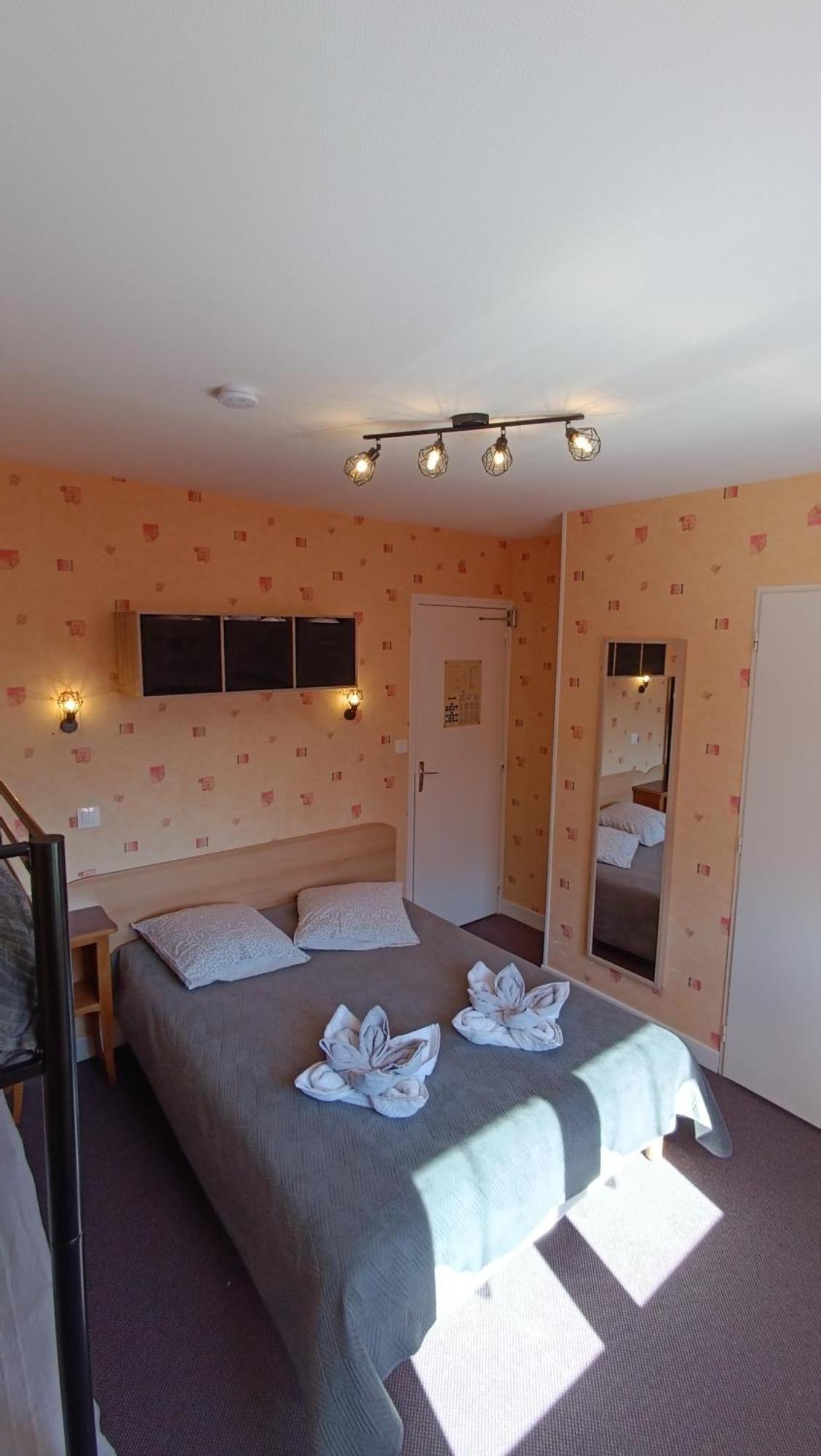 Hotel Le Pommeil Гере Экстерьер фото